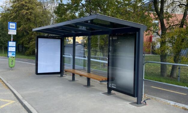 Két új buszváró épült kerületünkben