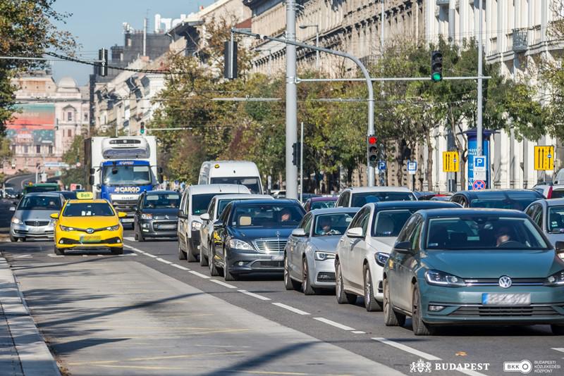 BKK: Budapestnek rendkívüli nehézségeket okoz most a díjmentes parkolás